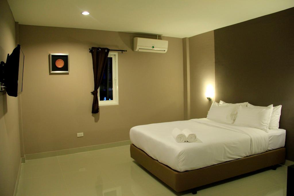 Shooters Guesthouse Pattaya Buitenkant foto