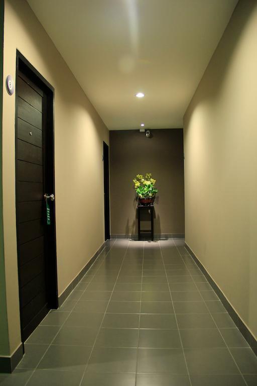 Shooters Guesthouse Pattaya Buitenkant foto