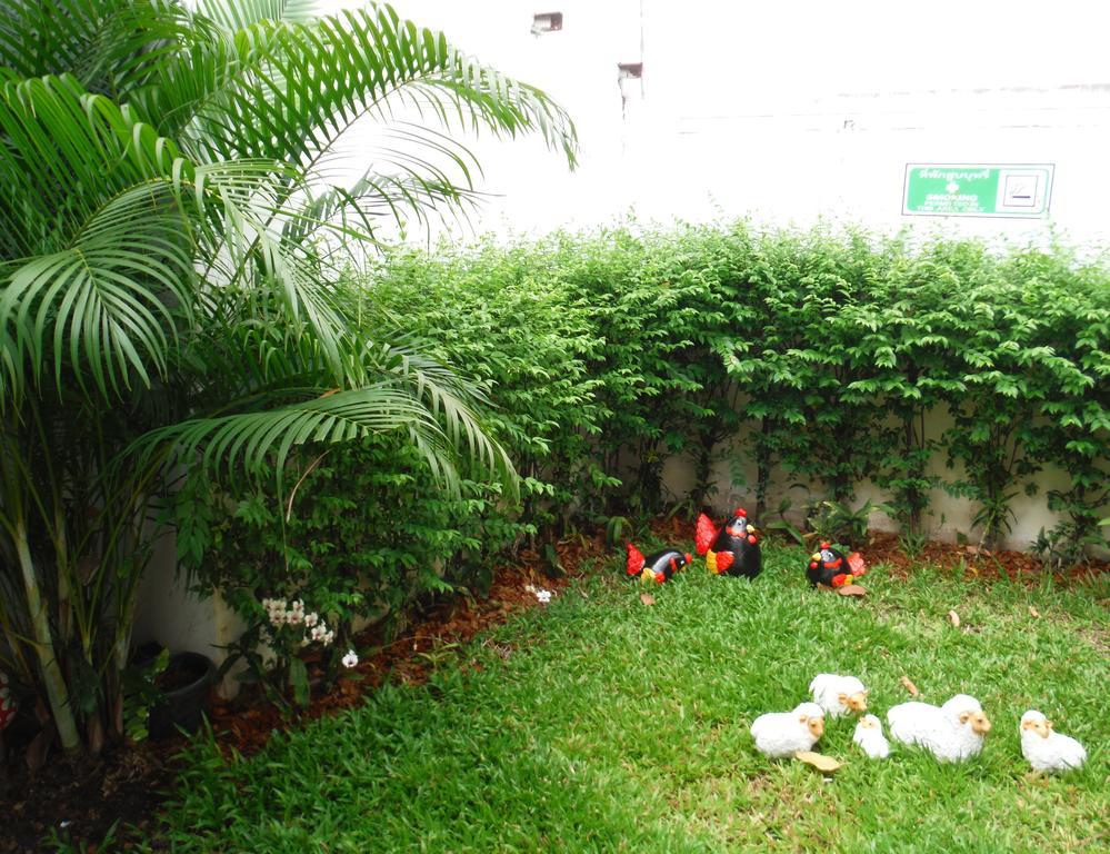 Shooters Guesthouse Pattaya Buitenkant foto