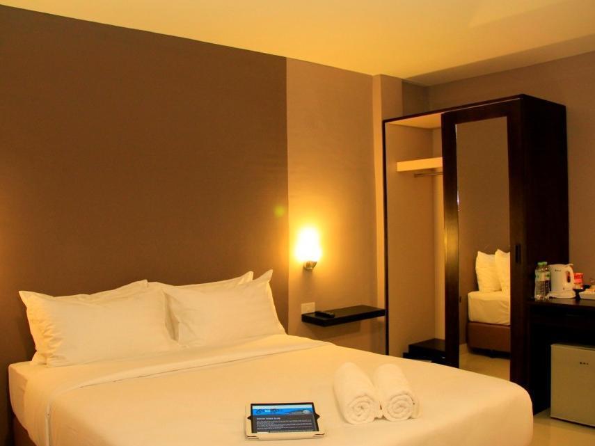 Shooters Guesthouse Pattaya Buitenkant foto