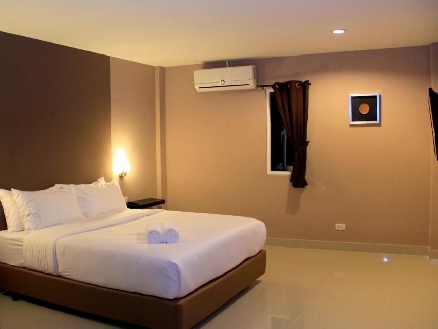 Shooters Guesthouse Pattaya Buitenkant foto